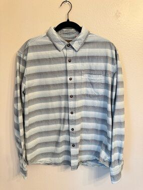 Howler Brothers Enfield Men's Casual Button-Up Shirt in Light Blue Stripe